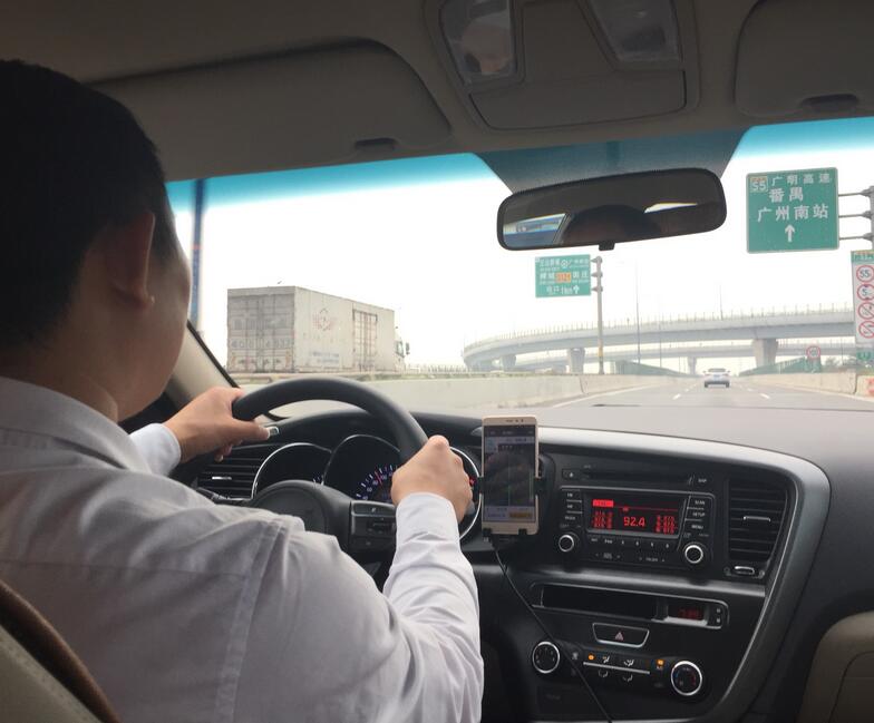 專車司機(jī)必需穿正裝嗎